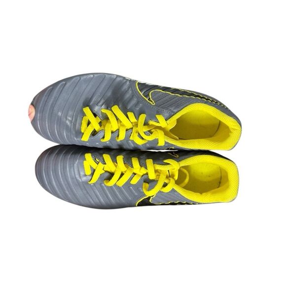 NIKE Tiempo Soccer Cleats SIZE 5.5 YOUTH GRAY/YELLOW AO2300-070 Football - Picture 6 of 8